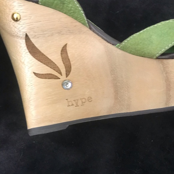 Hype summer platforms in size 6M - Picture 5 of 7